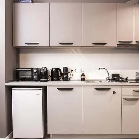 Apartman Rome Stylish W Working Space And Paid Parking Spot