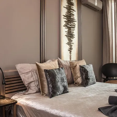 Rome Stylish W Working Space And Paid Parking Spot Sofia