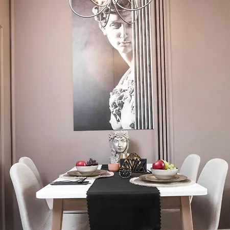 Apartman Rome Stylish W Working Space And Paid Parking Spot