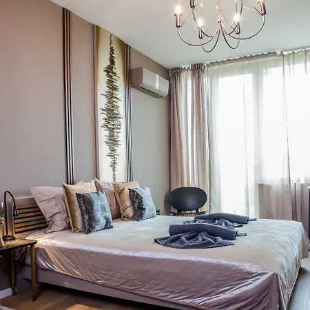 Rome Stylish W Working Space And Paid Parking Spot