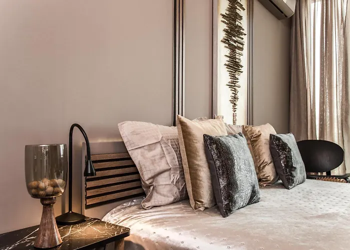 Rome Stylish W Working Space And Paid Parking Spot Sófia