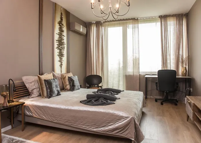 Apartamento Rome Stylish W Working Space And Paid Parking Spot Sófia